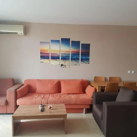 Sun Village Apartments Suuny Beach アパート サニービーチ